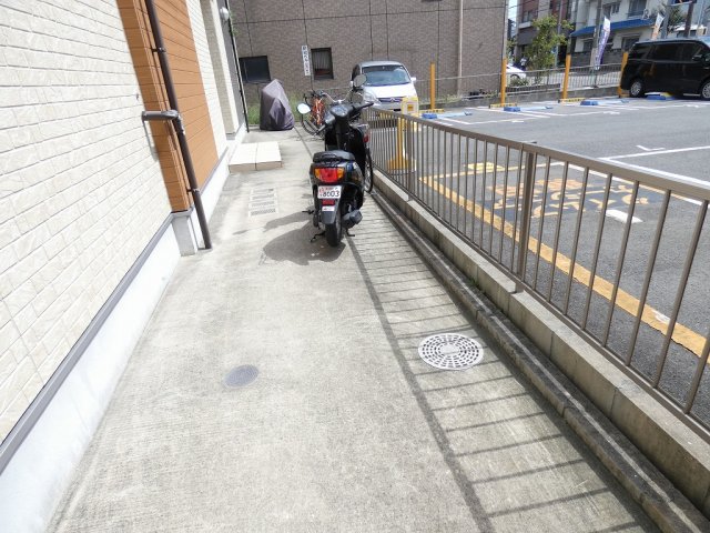 【グリーンリーフ名城清水の駐車場】