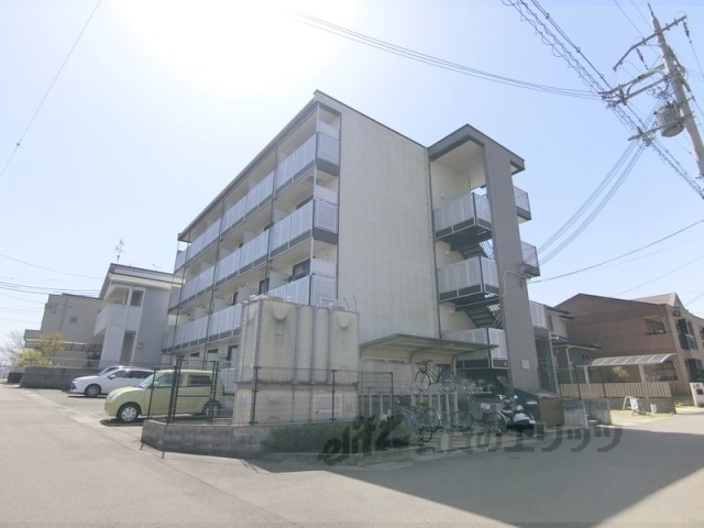 レオパレスＭＡＲＵＴＯ京田辺の建物外観
