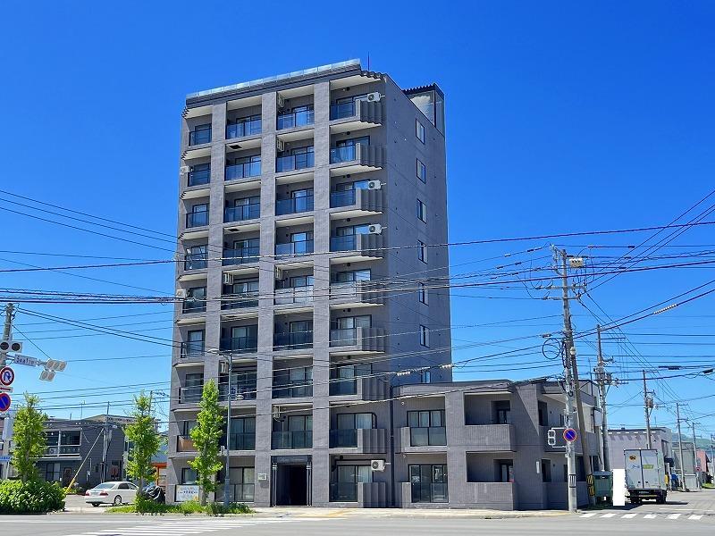 旭川市六条西のマンションの建物外観