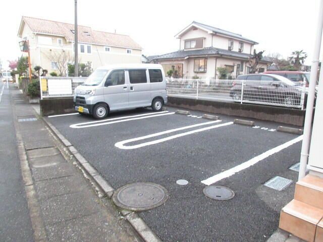 【クラールＫの駐車場】