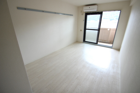 居室・リビング　※別部屋の写真です