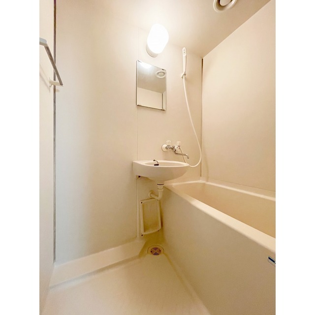 バス・シャワールーム　バス・トイレ別です