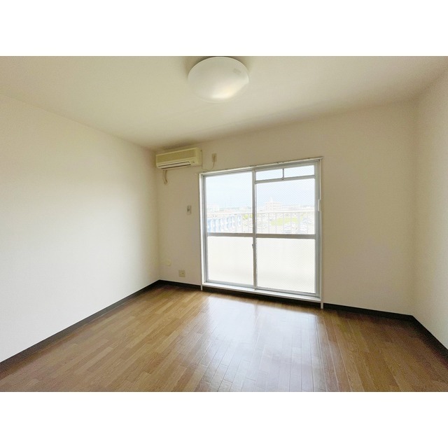 居室・リビング　仕切りがあるので使いやすいです！