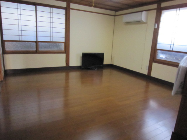 居室・リビング　テレビは装飾品です。