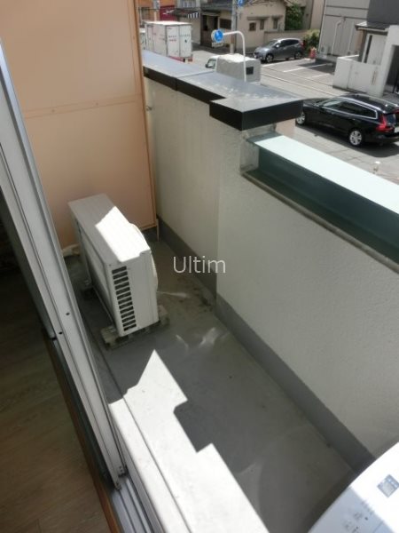 バルコニー　違うお部屋の写真です。ご参考までに