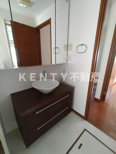 洗面設備　脱衣スペースもあります