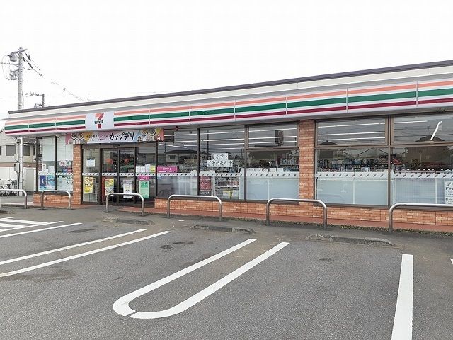 コンビニ　セブンイレブン取手戸頭４丁目店（コンビニ）まで640m
