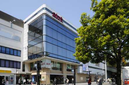 ショッピングセンター　atre(アトレ)川崎（ショッピングセンター）まで628m