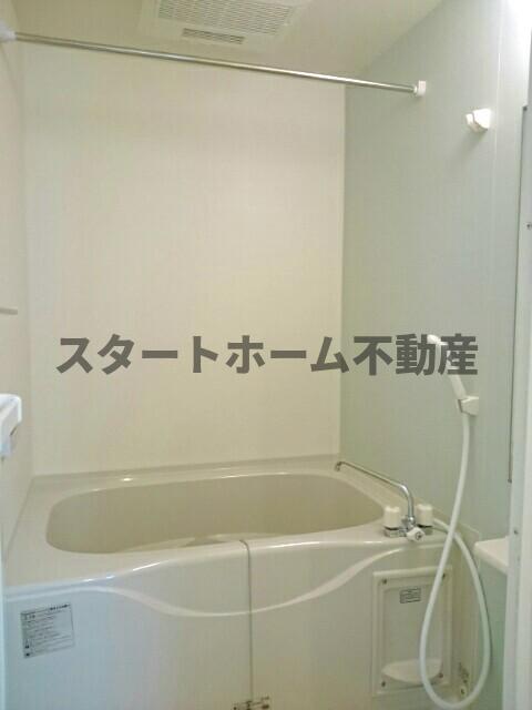 バス・シャワールーム　ゆったり過ごせるお風呂です