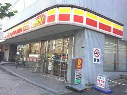 コンビニ　デイリーヤマザキ 高輪本店（コンビニ）まで358m
