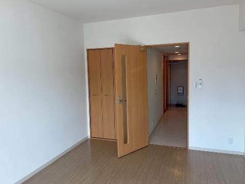 居室・リビング　室内