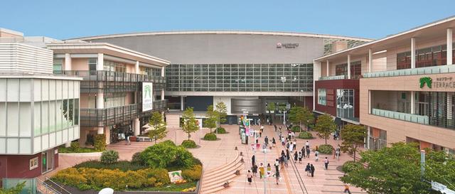 ショッピングセンター　たまプラーザテラスノースプラザ（ショッピングセンター）まで879m