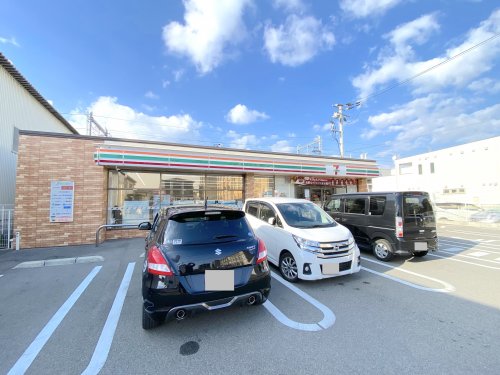 コンビニ　セブンイレブン 泉大津市役所前店（コンビニ）まで152m