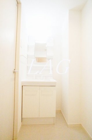 洗面設備　独立洗面台です。