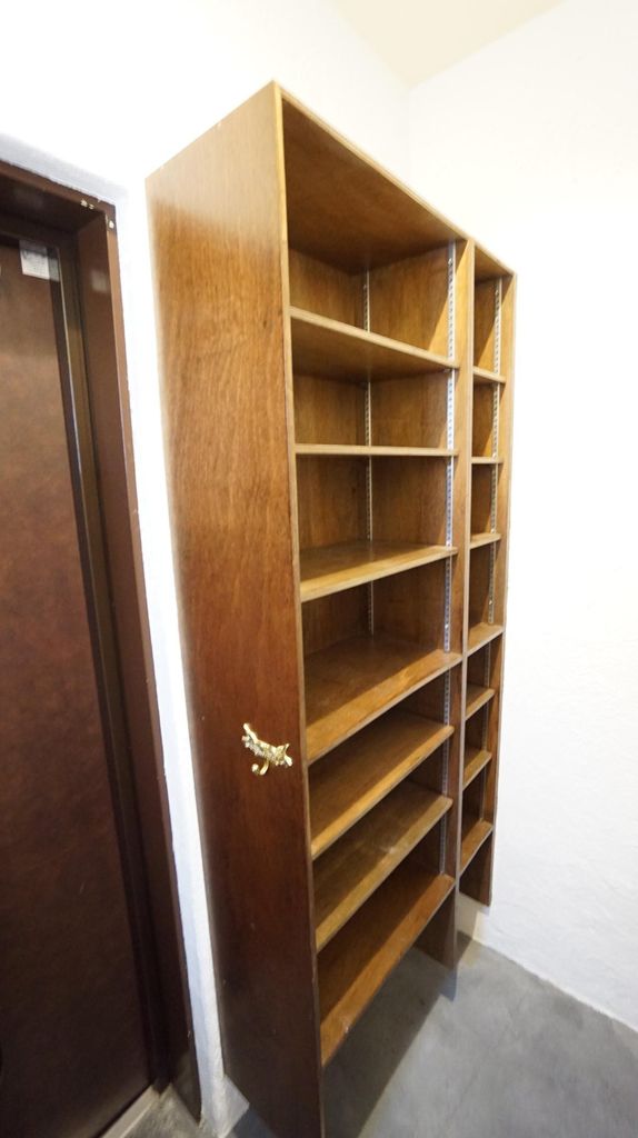 玄関　リビング/居室