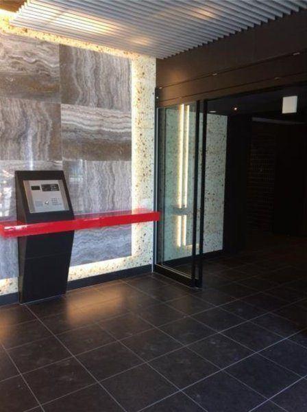 エントランス　オートロック完備