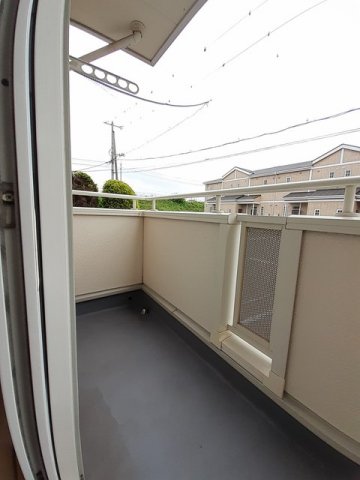 バルコニー　陽当たり良好なバルコニーです
