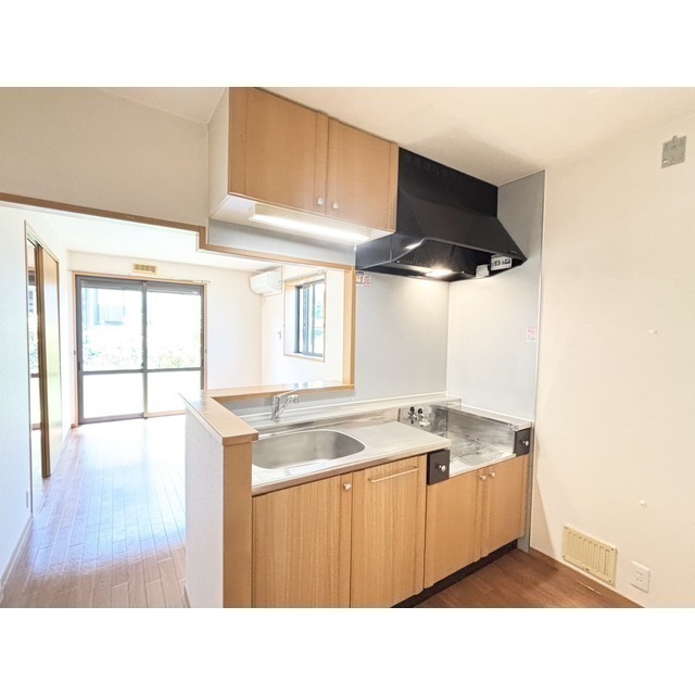 キッチン　キッチン（同仕様タイプ・現況優先）