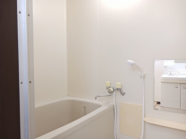 バス・シャワールーム　落ち着いた空間のお風呂です