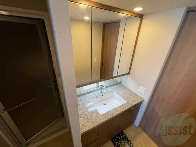 洗面設備　こちらに洗面台があります。朝の洗顔はこちらで。