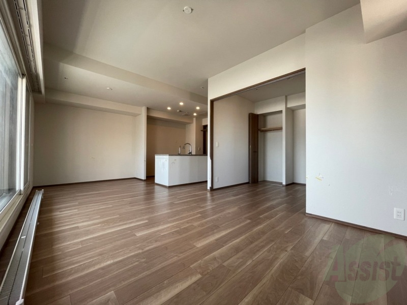 居室・リビング　広くてキレイなお部屋が広がっていて、充実した生活が送れそう。