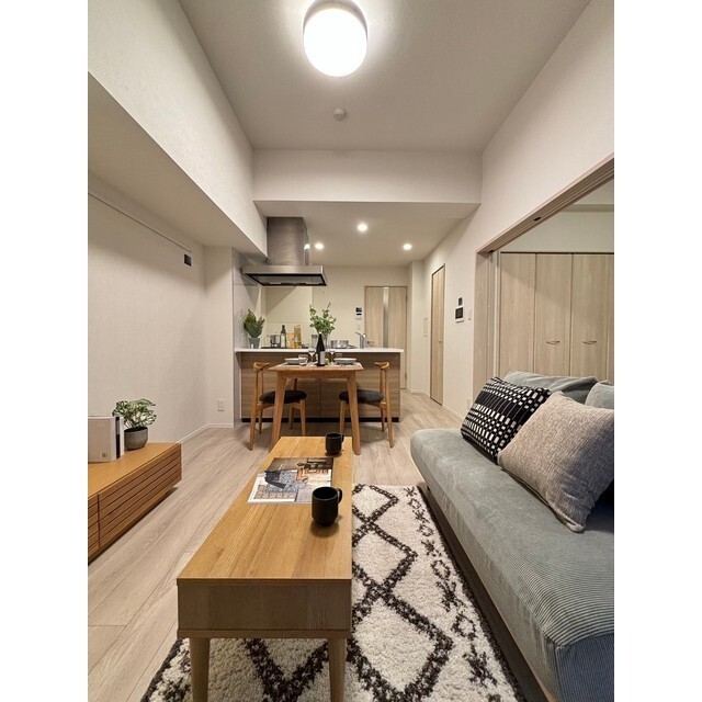 居室・リビング　家具・調度品等は実際の賃貸住居　には含まれません