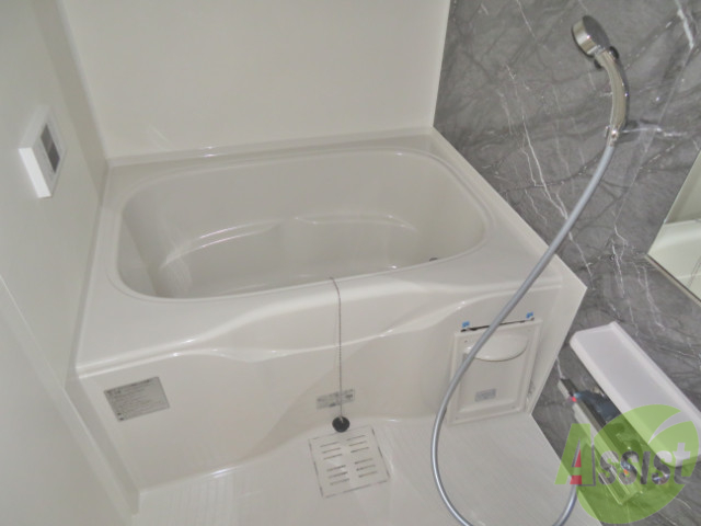 バス・シャワールーム　追焚機能付いてます。いつでも温かいお風呂に入れますよ！