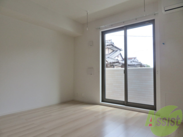 居室・リビング　９．１帖の洋室です。家具配置等イメージを掴んでください。