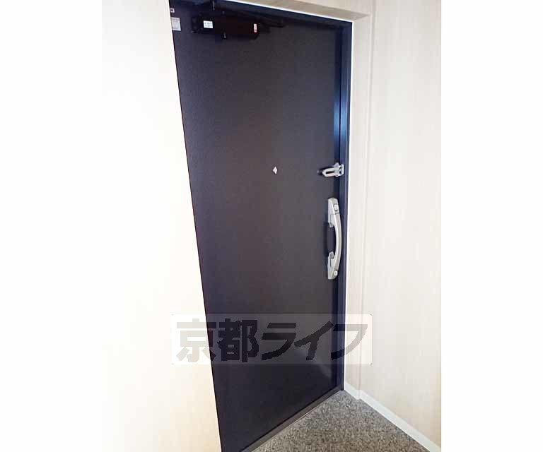 その他設備　しっかりとしたドアです。