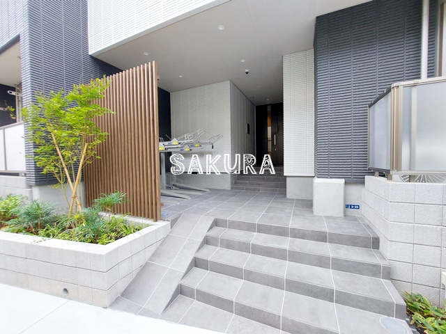 エントランス　お洒落な建物デザイン♪