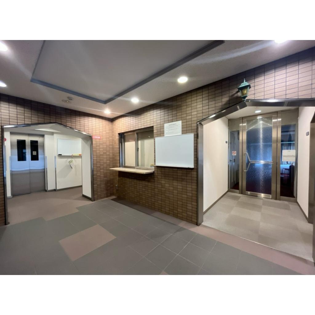 エントランス　清潔なエントランスです