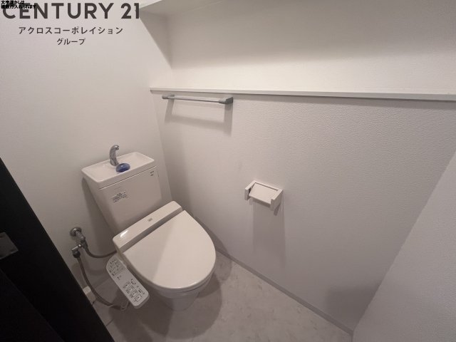 トイレ　温水洗浄便座付きのトイレです♪