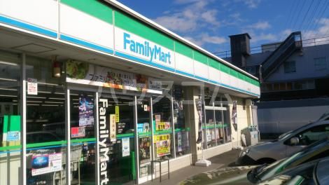 コンビニ　ファミリーマート三園二丁目店（コンビニ）まで165m