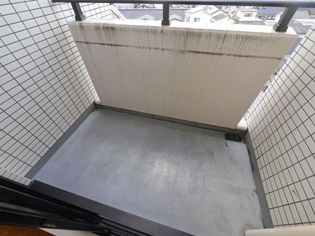 バルコニー　同シリーズ