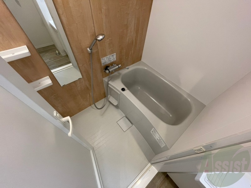 バス・シャワールーム　お風呂になります。一日の疲れを癒してくださいね。