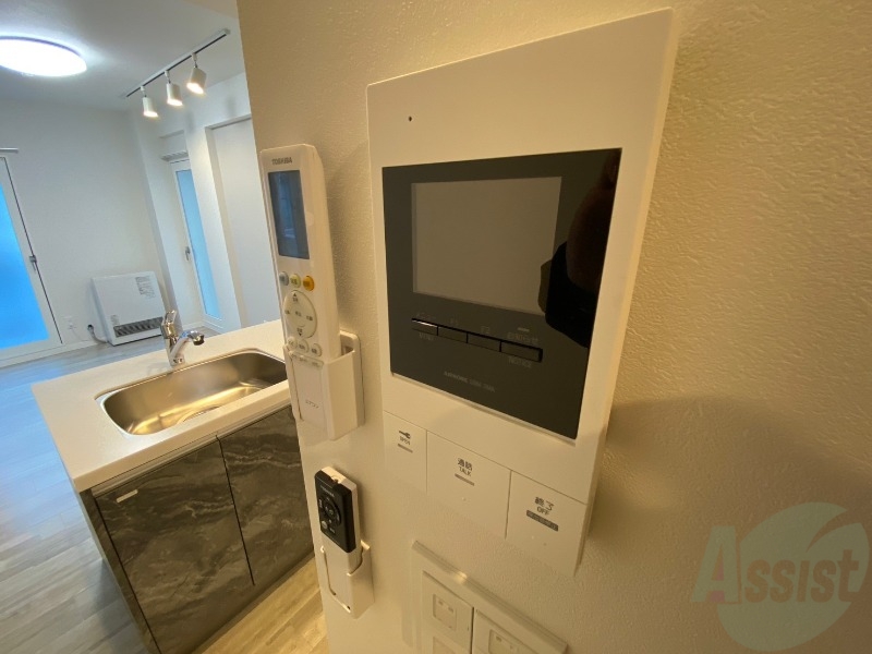 セキュリティ　Ｓ－ＲＥＳＩＤＥＮＣＥ近代美術館前