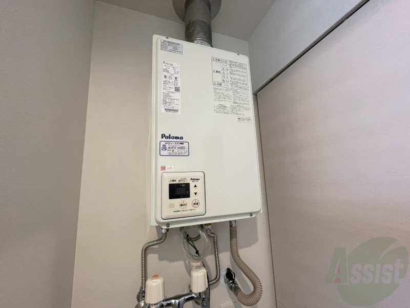 その他設備　給湯器は簡単操作で温度調整ができますよ。