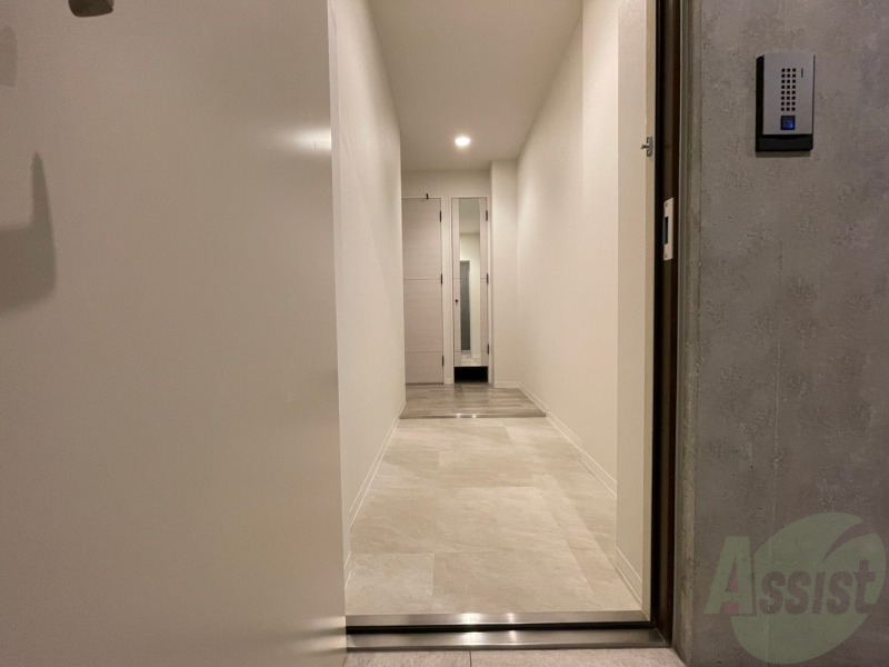 玄関　玄関の様子です。明るい印象ですね。気分もあがりそう。