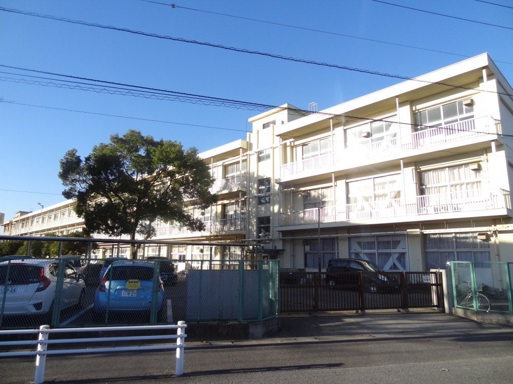 小学校　千葉市立 稲毛第二小学校（小学校）まで385m