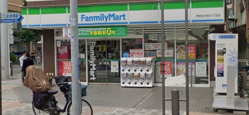 コンビニ　ファミリーマート 伊勢佐木町六丁目店（コンビニ）まで88m