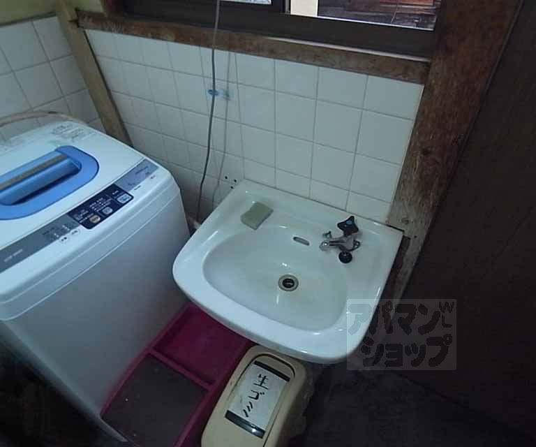 洗面設備　共同洗面台