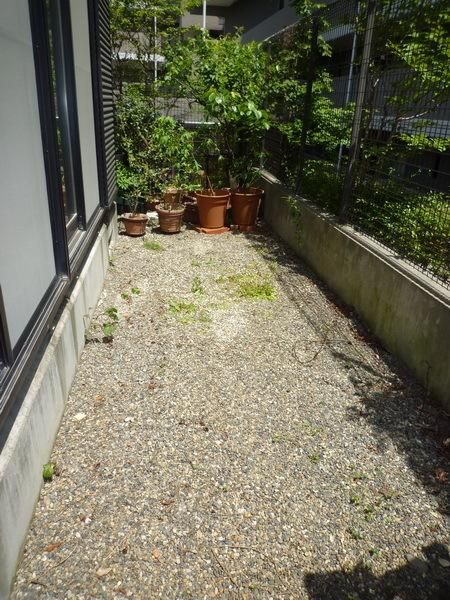 庭　専用庭でガーデニングも出来ます