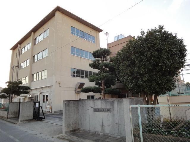 小学校　中部小学校（小学校）まで390m