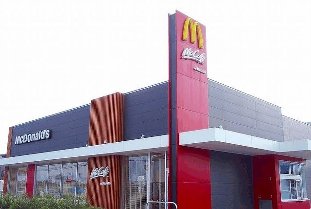 飲食店　マクドナルド（飲食店）まで1800m