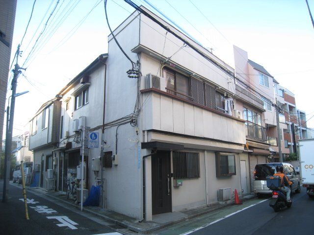 建物外観　お電話でお問い合わせを頂くとスムーズです♪