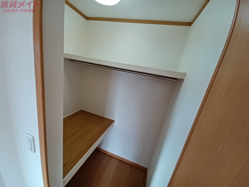 収納　同型参考写真