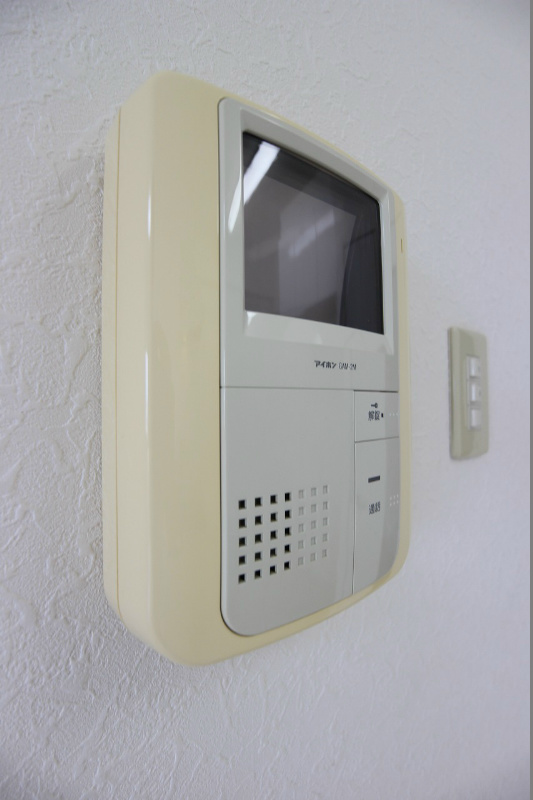 セキュリティ　TVモニターホンで誰が来たか分ります。