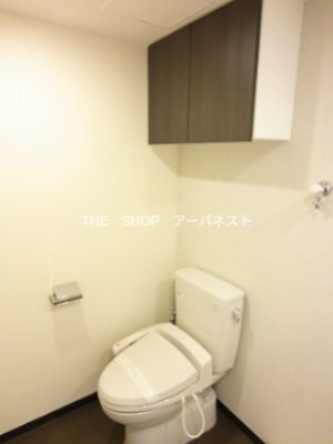 トイレ　収納棚もあります！