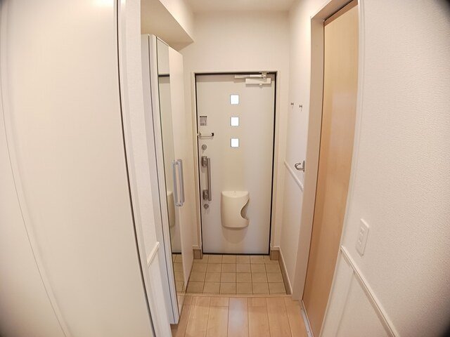 玄関　落ち着いた玄関です