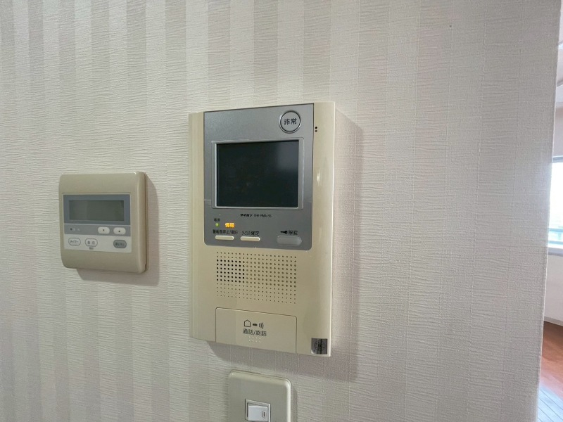 セキュリティ　ＴＶモニター付インターホンです。来客者の顔が見えるので安心！